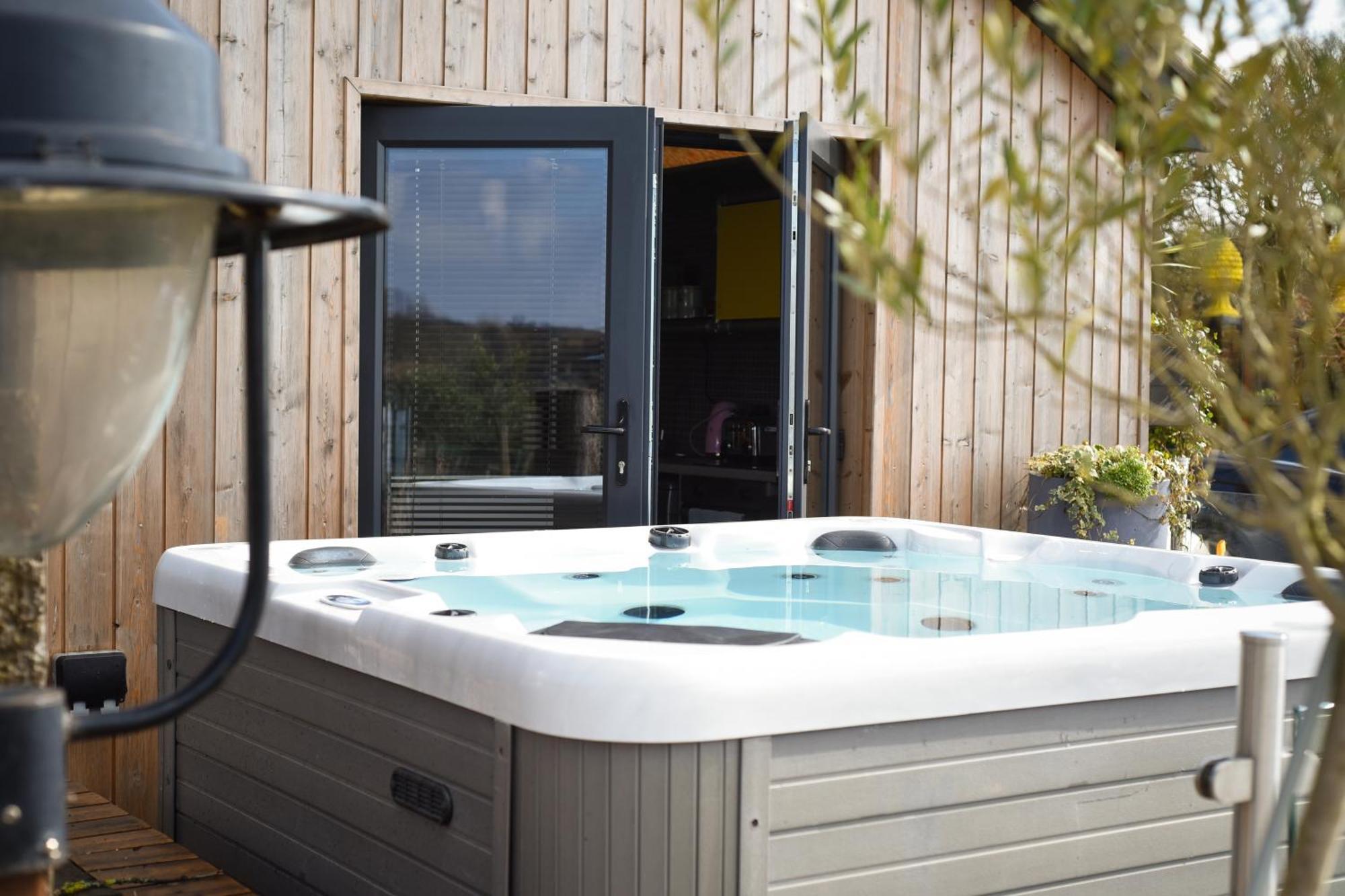 Air Maison - The Cow Shed Wow Factor Countryside Retreat Westbourne  Eksteriør billede