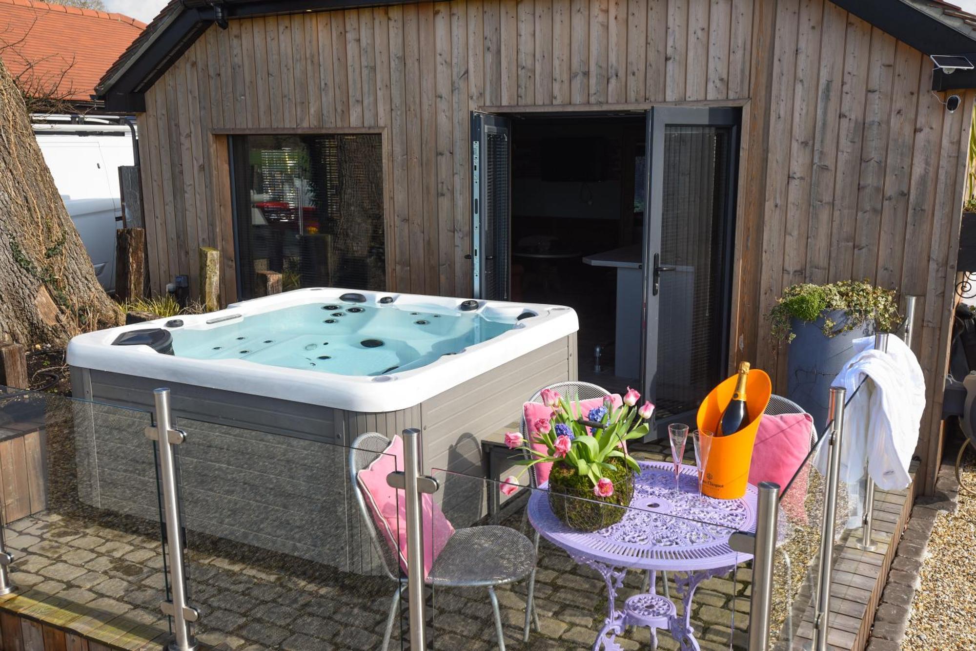 Air Maison - The Cow Shed Wow Factor Countryside Retreat Westbourne  Eksteriør billede
